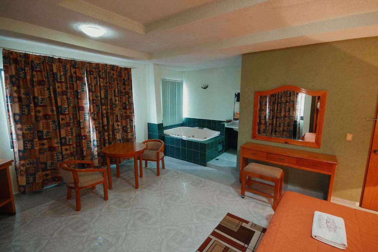 Hotel El Conquistador Monarca. Zitácuaro Εξωτερικό φωτογραφία