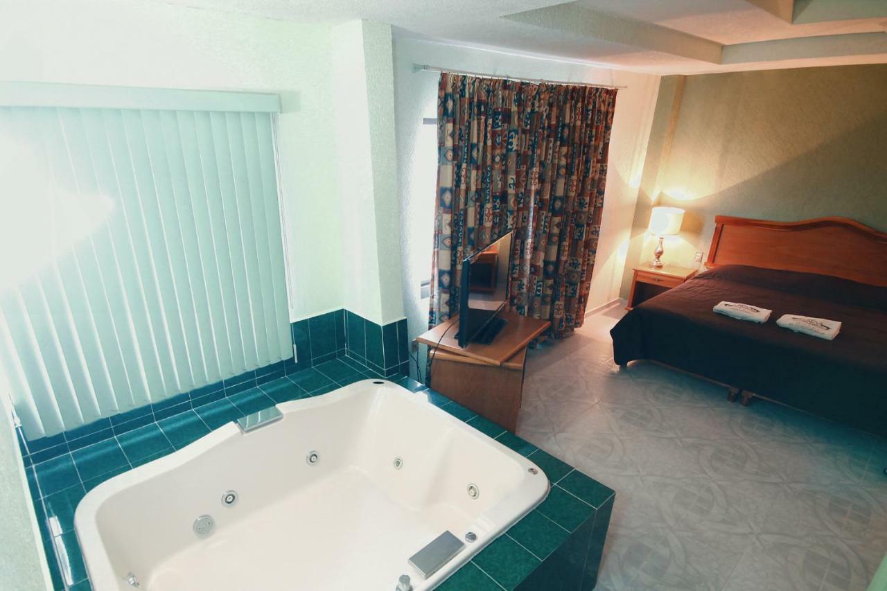 Hotel El Conquistador Monarca. Zitácuaro Εξωτερικό φωτογραφία