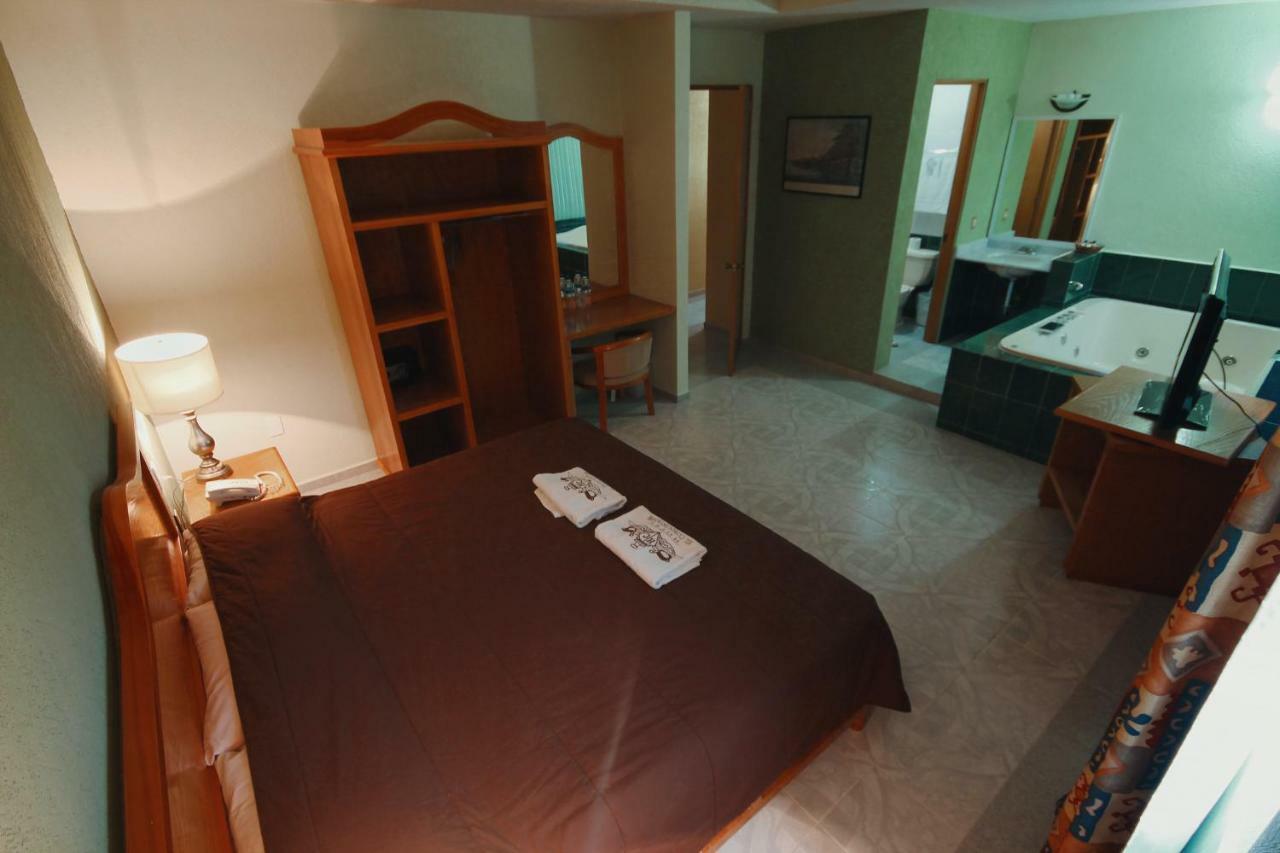 Hotel El Conquistador Monarca. Zitácuaro Εξωτερικό φωτογραφία
