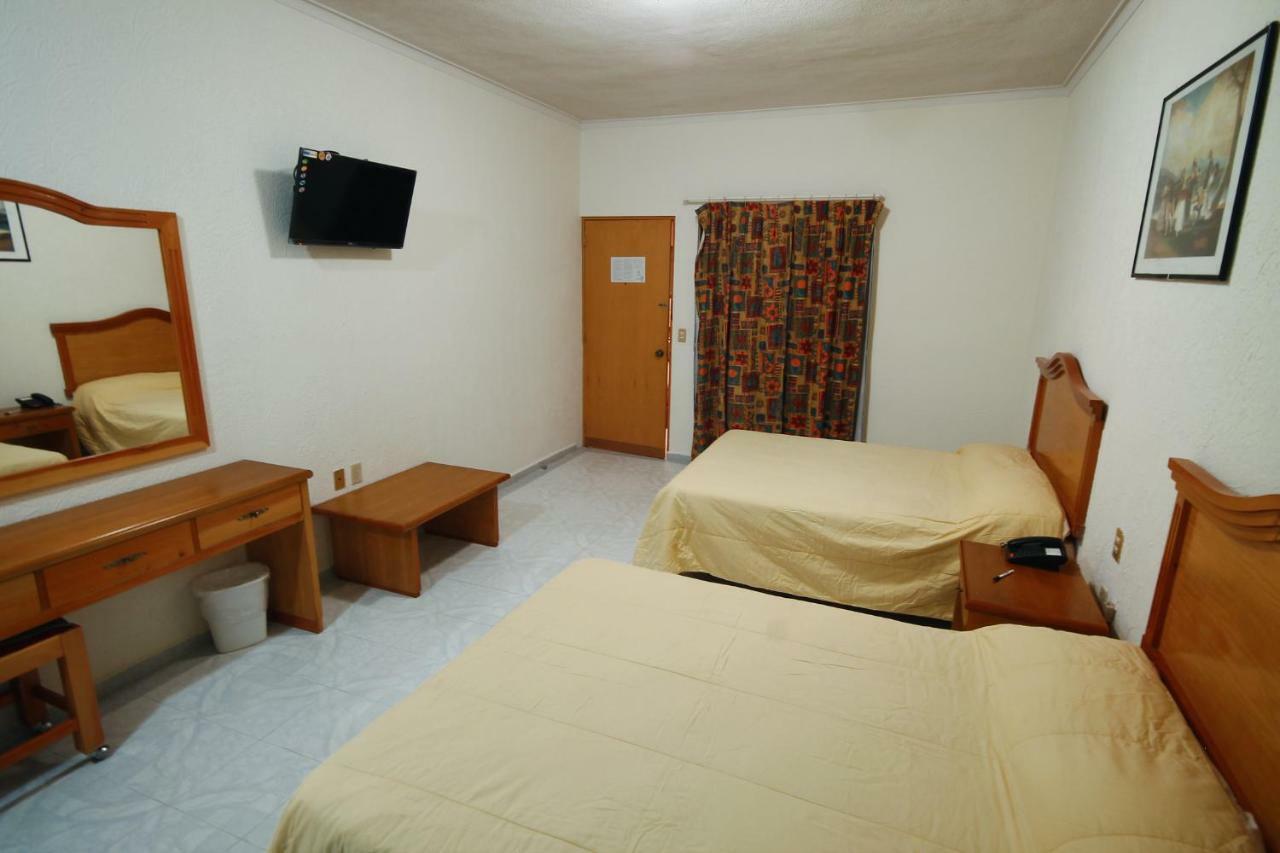 Hotel El Conquistador Monarca. Zitácuaro Εξωτερικό φωτογραφία